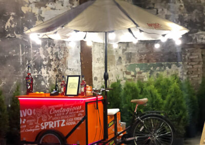 kokteilibaar jalgratas aiapeol kokteilie pakkumas