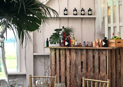 baarmen pulma koos sellise baariga