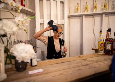 Baarmen pulmas jooke tegemas